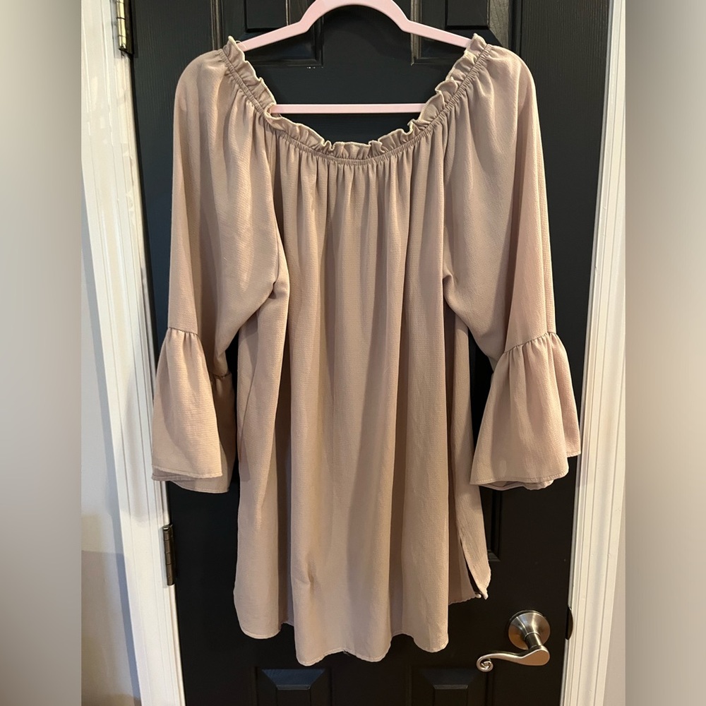 Beige blouse - Picture 2 of 3